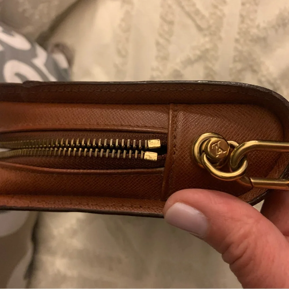 Louis Vuitton Orsay Clutch - Picture 4 of 13